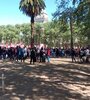 En Rosario, los maestros se concentraron en plaza San Martín. (Fuente: Rosario/12)