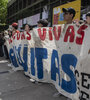 Los alumnos del Lengüitas, durante la toma.  (Fuente: NA)