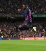 Dembelé vuela por los aires para festejar el primer del Barcelona (Fuente: AFP)