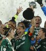 Las jugadores brasileñas levantan la Copa Libertadores (Fuente: EFE)