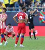 El lamento del Atlético, que remontó un 2-0 e igual perdió el partido (Fuente: EFE)