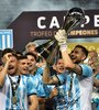 El arquero Arias levanta la Copa en San Luis (Fuente: Télam)