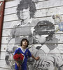 Flores en el estadio Diego Maradona, de Argentinos Juniors. (Fuente: Foto Claudia Chávez / Gentileza Un Dios Salvaje)