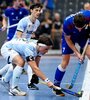 El capitán, el fueguino Juan Ignacio Eleicegui, lucha por la bocha en Argentina 3, República Checa 3 (Fuente: Prensa CAH)