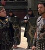 Joaquin Phoenix y Crowe en la primera Gladiador, de 2000.