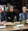 Alejandro Vaccaro (presidente de la FEL), Ignacio Iraola (Comisión de Cultura de la FEL) y Ezequiel Martínez (director general), en el anuncio de la campaña. 