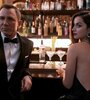 Daniel Craig y Ana de Armas en "Sin tiempo para morir".