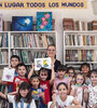 Los chicos de Mocoretá, Corrientes, disfrutando de su biblioteca.