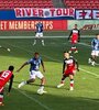 River jugó en Dallas en una cancha marcada para el fútbol americano