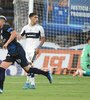 Vázquez festeja su golazo, el segundo de los mendocinos (Fuente: Fotobaires)