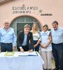 Axel Kicillof durante la inauguración de una obra escolar.