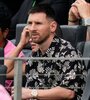 Messi y un look 100% Miami para ver el partido contra Montreal desde afuera. (Fuente: AFP)