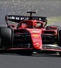 Charles Leclerc conduce su Ferrari en la pista del Albert Park (Fuente: EFE)