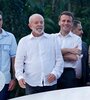Lula y Macron sonríen durante la visita del mandatario francés. (Fuente: AFP)