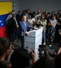 Manuel Rosales inscribió su candidatura presidencial en Venezuela (Fuente: AFP)