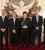 El presidente Javier Milei junto a los integrantes de su equipo económico.  (Fuente: NA)