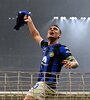 Un eufórico "Toro" Martínez celebra un nuevo título con el Neroazzurro. (Fuente: AFP)
