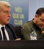 Laporta y Xavi, en una conferencia de prensa reciente. (Fuente: AFP)