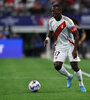 Luis Advíncula capitaneó a Perú y jugó por izquierda. (Fuente: AFP)