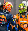 Max Versappen saluda a Lando Norris, tras una carrera ajustada. (Fuente: F1)