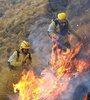 Tercer día de incendio forestal en el Cerro Champaquí: más de 100 agentes participan del combate del fuego (Fuente: Gobierno de Córdoba)