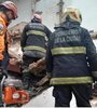 El incidente ocurrió minutos antes de las 13 y movilizó a los equipos de emergencia, que trabajan arduamente en el rescate de las víctimas (Fuente: @EmergenciasBA)