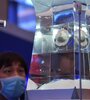 China encontró un tipo de mineral enriquecido con agua en su estructura molecular en muestras traídas de la Luna (Fuente: Agencia Xinhua)