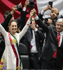 Claudia Sheinbaum, primera mujer presidenta de México, junto a su antecesor Andrés Manuel López Obrador. (Fuente: AFP)