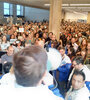 La multitudinaria asamblea en los Tribunales de Rosario. 