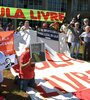 Vigilia cada día de los seguidores de Lula pidiendo por su liberación.  (Fuente: AFP)