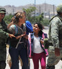 La Guardia Nacional detuvo a migrantes tratando de cruzar el Río Bravo, en Ciudad Juárez.  (Fuente: AFP)