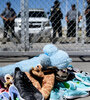 Peluches y zapatitos a modo de protesta en el paso fronterizo de Torniullo, Texas. (Fuente: AFP)