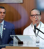 Bolsonaro permaneció cinco horas y cinco minutos en el quirófano, reportó el médico Antonio Luiz Macedo. (Fuente: AFP)