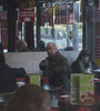 Eduardo Ascheri en el bar donde fue fotografiado violando su prisión domiciliaria. (Fuente: Gustavo Molfino)