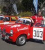 Piloto y navegante posan junto a su Alfa Romeo Giulietta. (Fuente: Gentileza Prensa ACA)