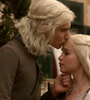 Viserys y Daenerys Targaryen, en la primera temporada de GoT.