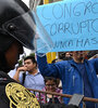 Manifestantes protestan contra el Congreso dominado por el fujimorismo.  (Fuente: AFP)