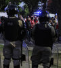 Amplia presencia de las fuerzas de seguridad en las inmediaciones del Monumental.