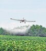 La federación que reúne a los pilotos que fumigan recomedó no aplicar glifosato cerca de escuelas y centros urbanos.