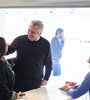 Fernández y Randazzo durante una parada en una estación de servicio.