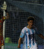 Cristaldo festeja su gol, el primero de Racing. (Fuente: NA)