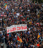 El centro, tomado por manifestantes que llevan la bandera de la estrella. (Fuente: EFE)