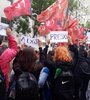 Desde temprano militantes del FOL se manifestaron frente a la fiscalía donde estaban los detenidos. (Fuente: FOL)