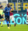Sobre el final, Lukaku e Inter festejan en el clásico milanés.  (Fuente: EFE)