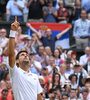 Djokovic festeja tras el maratónico partido de cinco horas. (Fuente: AFP)