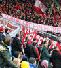 La bandera contra Hopp, el dirigente que quiere cambiar las leyes de la Bundesliga. (Fuente: AFP)