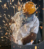 La sociedad se sostiene, produce y se renueva por la actividad de los trabajadores asalariados. (Fuente: AFP)