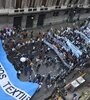 El 29 de mayo, trabajadores y empresarios textiles compartieron una marcha en reclamo por la situación del sector. 