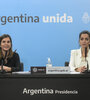 Fernanda Raverta y Luana Volnovich dieron una conferencia en la Casa Rosada.  (Fuente: Télam)