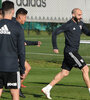 Pinola y Pratto durante el entrenamiento en Ezeiza.